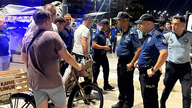 Parkta izinsiz satış yapanlara ekiplerden müdahale