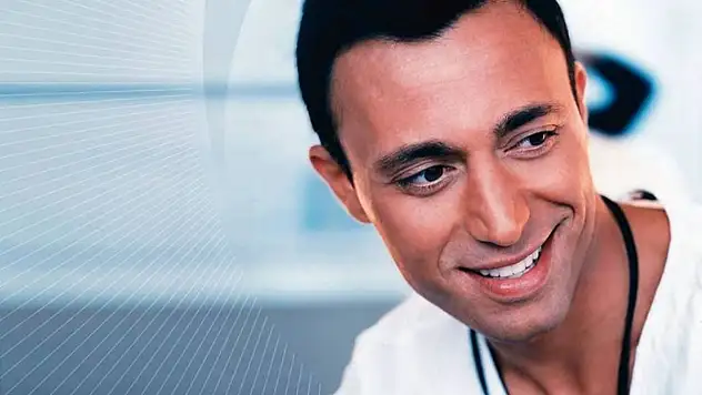 'Parmağımı kafamda gezdirip lak diye…'