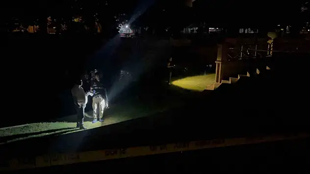 Porsuk kenarında fenalaşan 2 şahıstan biri hayatını kaybetti, diğerinin durumu ağır