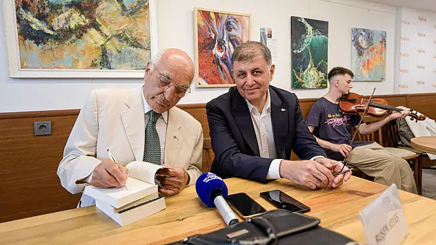 Prof. Dr. Ruşen Keleş İzmirlilerle buluştu