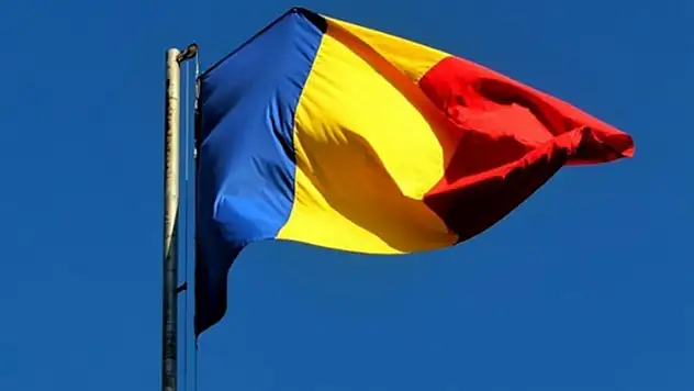 Romanya'da siyasi deprem: Parlamento hükümeti düşürdü