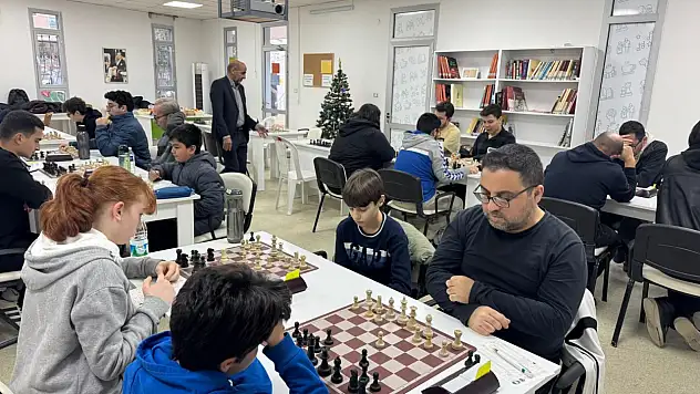 Seferihisar'da yeni yıl satranç turnuvası coşkusu