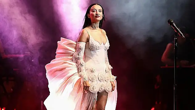 Seyircilerle duygusal anlar paylaştı