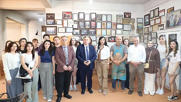 Tarihin izinde gençler