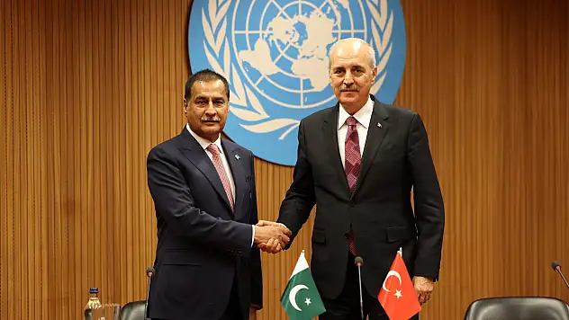 TBMM Başkanı Kurtulmuş, İsviçre'de Pakistanlı Mevkidaşıyla görüştü