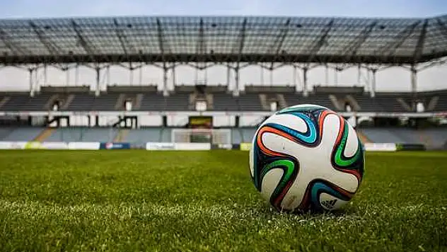 TFF'den sürpriz karar! Ünlü futbolcunun cezası yarıya indirildi