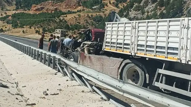 Tır kazası: 1 ağır yaralı