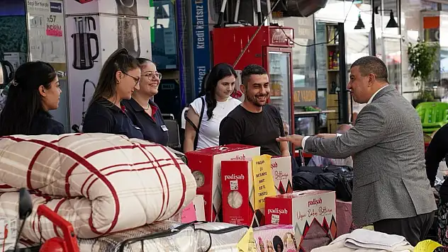 Tire'de Salı pazarında esnaf ve vatandaşlarla buluşma