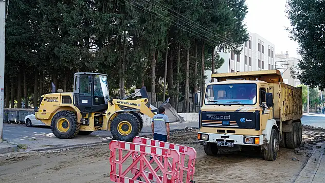 Maltepe Caddesi'nde yağmur suyu sorununa çözüm