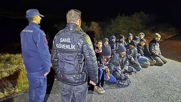 Urla'da 50 düzensiz göçmen yakalandı