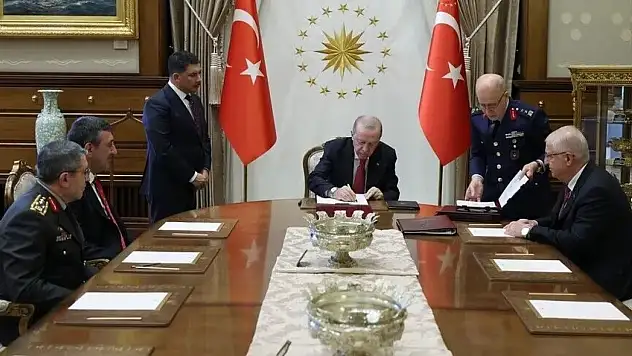 YAŞ kararı: bir kuvvet Komutanı değişti