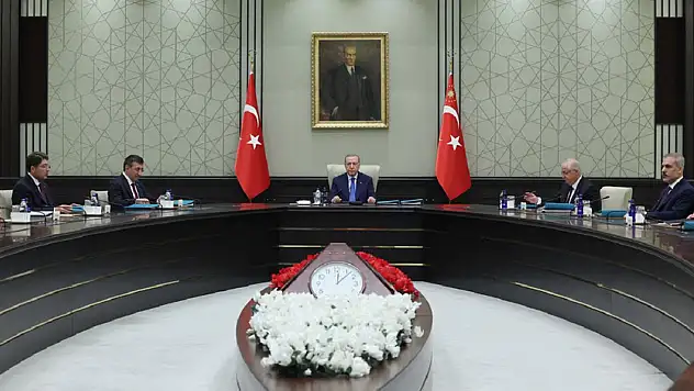 Yaş kararları açıklandı! Genelkurmay Başkanı değişti