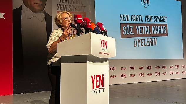 YENİ Parti İzmir kongresinde iki dikkat çeken çıkış: Kadın temsili ve iletişim eleştirisi