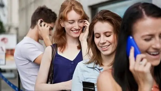 Yıl 1999: Sokakta telefonla konuşmak hayaldi