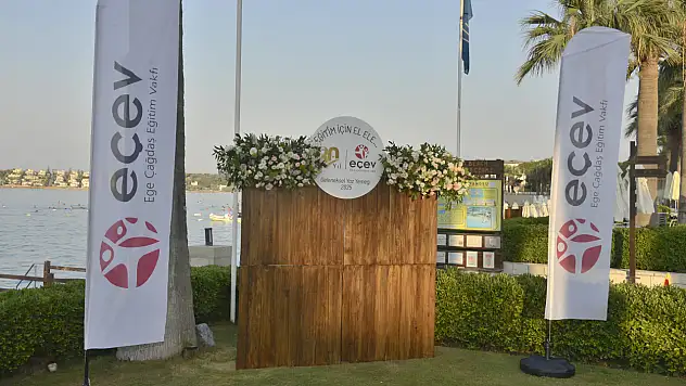 Yıldızların altında umut dolu bir gece