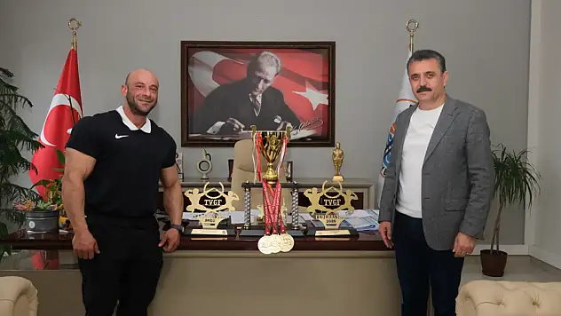 Yılmaz Acar'dan büyük başarı: Türkiye ve Balkan şampiyonu oldu