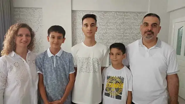 YKS Türkiye birincisi Ahmet Eren Özyurtseven İHA'ya konuştu