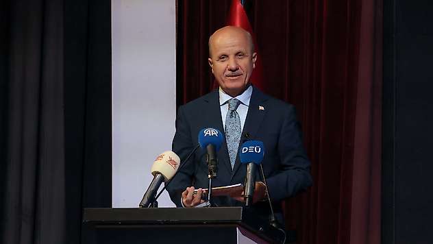 YÖK Başkanı Özvar'dan İzmir'de 'Terörsüz Türkiye' ve yapay zeka mesajı
