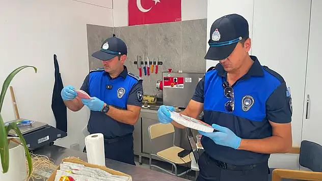 Zabıta kapı kapı gezdi: Güzelbahçe'de dikkat çeken sonuç
