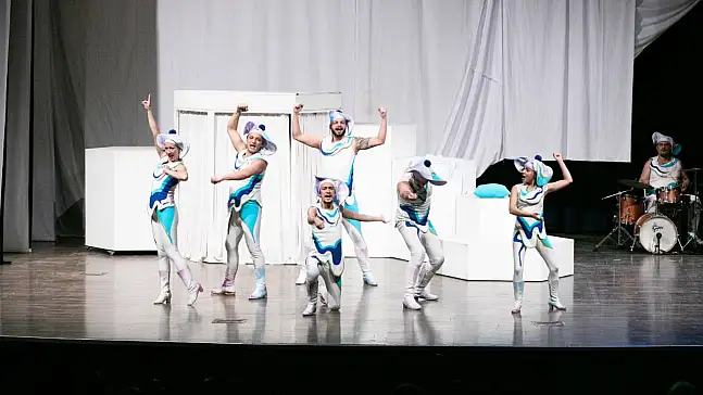 İzBBŞT'den Torbalı'da çocuklara tiyatro şöleni