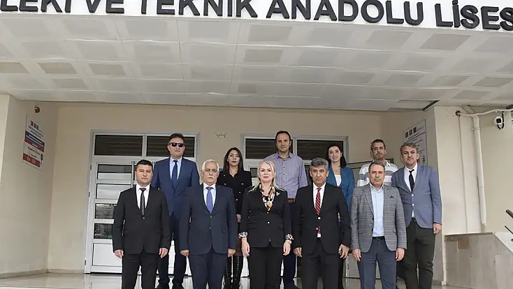 Eğitim kurumları ve resmi temsilciler Karşıyaka’da bir araya geldi