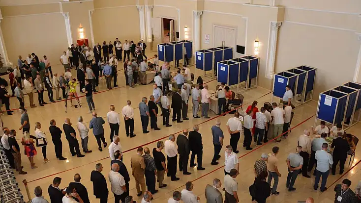 Otelcilerden galericilere… İzmir'de esnaf odası seçim analizi!