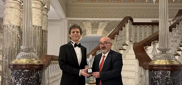 Akif Manaf'a bir barış ödülü daha!