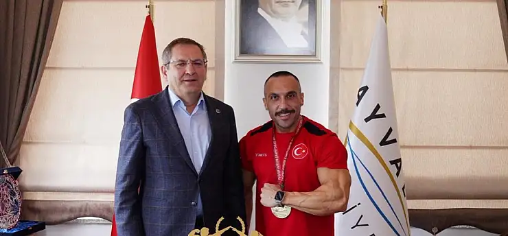 Ayvalık'tan Avrupa'ya: Şampiyon Fatih Sevinmiş Milli takımda