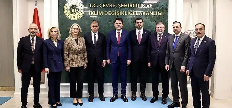 Bakan Kurum ile İzmir heyeti görüştü: Masada kentsel dönüşüm ve Körfez var
