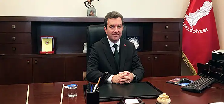 Bergama'da silahlı tehdit iddiası: Eski başkan ile belediye çalışanı karşı karşıya