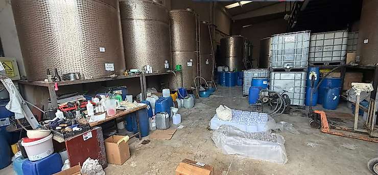 Bornova'da 21 bin litre etil alkol ele geçirildi