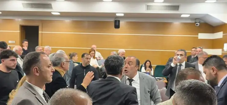 Bornova Meclisi'nde 'Bankamatik memuru' tansiyonu