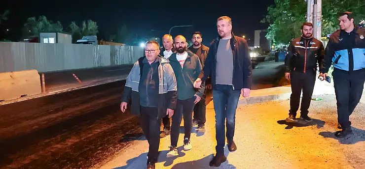 Buca'da gece mesaisi: Başkan sahada