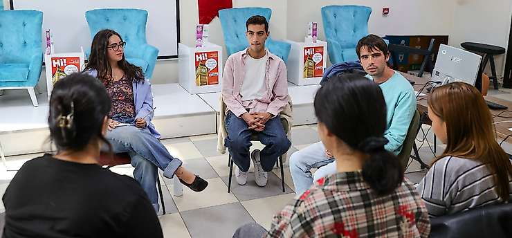 Buca'da gençlere İngilizce konuşma fırsatı