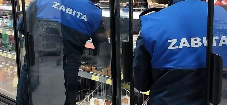 Buca'da şarküteriden 109,5 kilo tarihi geçmiş süt ürünü çıktı