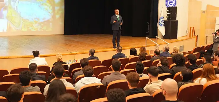 DATA FEST'26 İzmir'de teknoloji ve veri gündemini belirledi