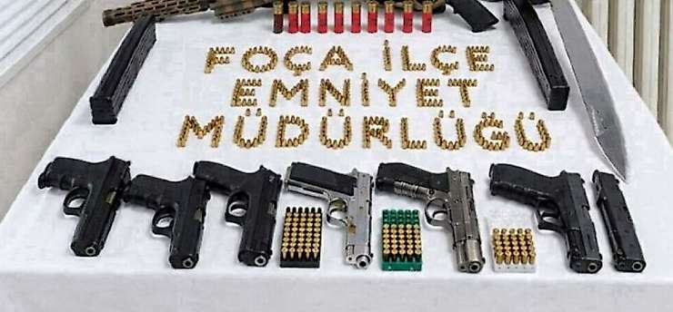 Foça'da düğün magandalarına operasyon: 14 şüpheli yakalandı