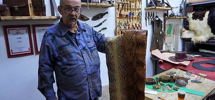 Geleneksel deri işçiliği, zamana ve fabrikasyona direniyor