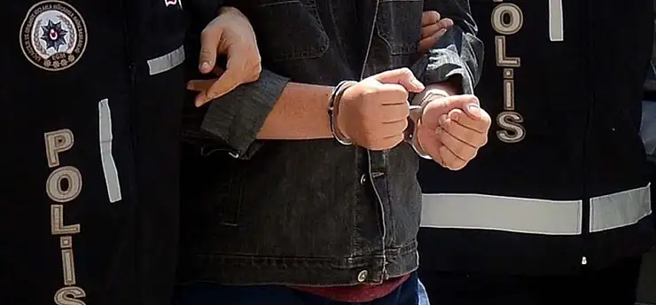 İzmir Çiğli'de tapu dolandırıcılığı suçüstü yakalandı