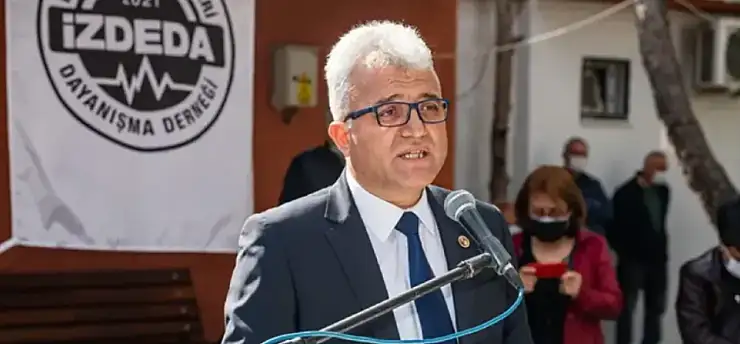 İzmir'de deprem dönüşümünde kritik çağrı: 'Emsal artışı süresi uzatılmalı'