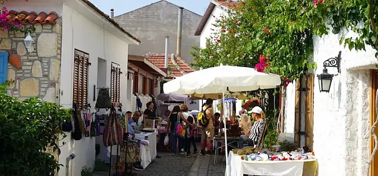 İzmir'de Semt Pazarlarının Yeri ve Günleri Rehberi