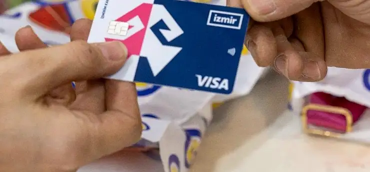 İzmir'de sosyal destek atağı: Büyükşehir yardımları yüz binlerce haneye ulaştı