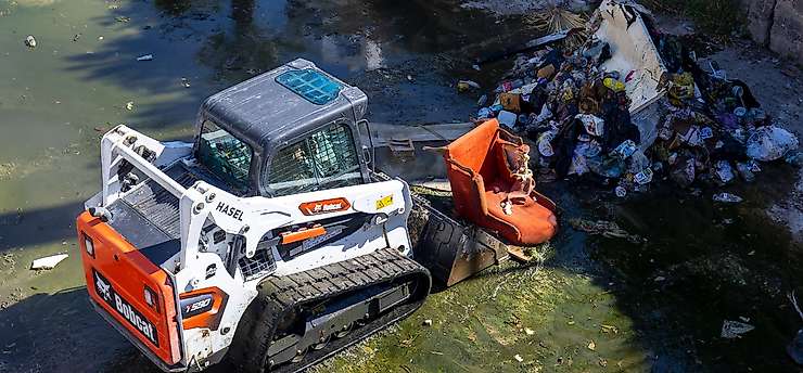 İzmir'de dereler temizleniyor