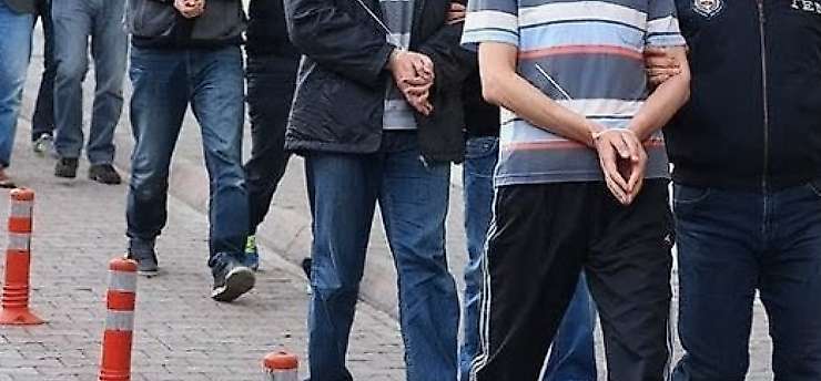 İzmir merkezli tefecilik operasyonu: 13 gözaltı