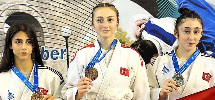 İzmirli judoculardan Balkan Şampiyonası'nda üç madalya