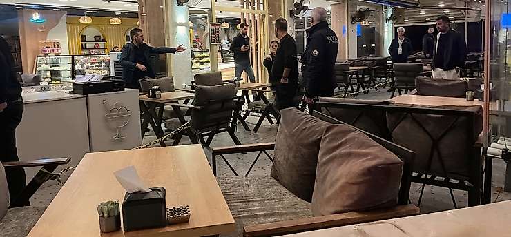 Kafede silahlı çatışma: Yaralanan olmadı