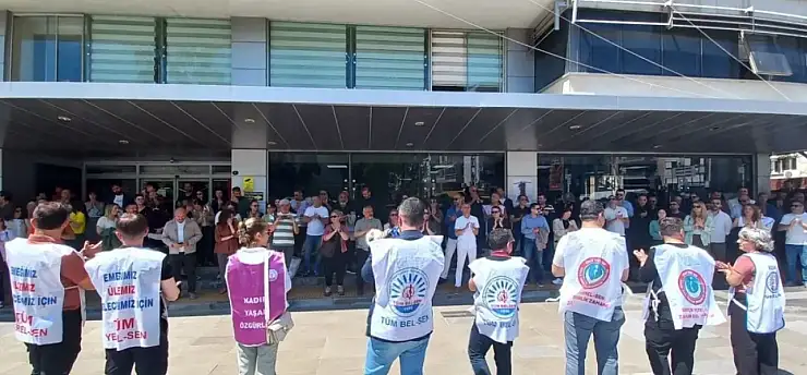Karşıyaka Belediyesi'nde kriz büyüyor: Memurlar gece nöbetine başlıyor