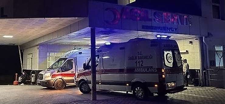 Kemalpaşa'da 80 işçi gıda zehirlenmesi şüphesiyle hastaneye başvurdu