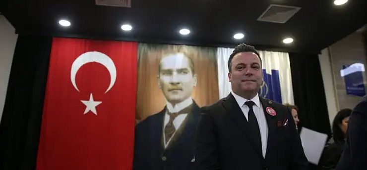 Kuşadası'nda kriz sonrası yeni dönem başladı: Tahsin Demirtaş başkanvekili seçildi