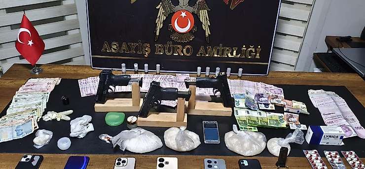 Menemen'de uyuşturucu ve silah operasyonu: 5 gözaltı
